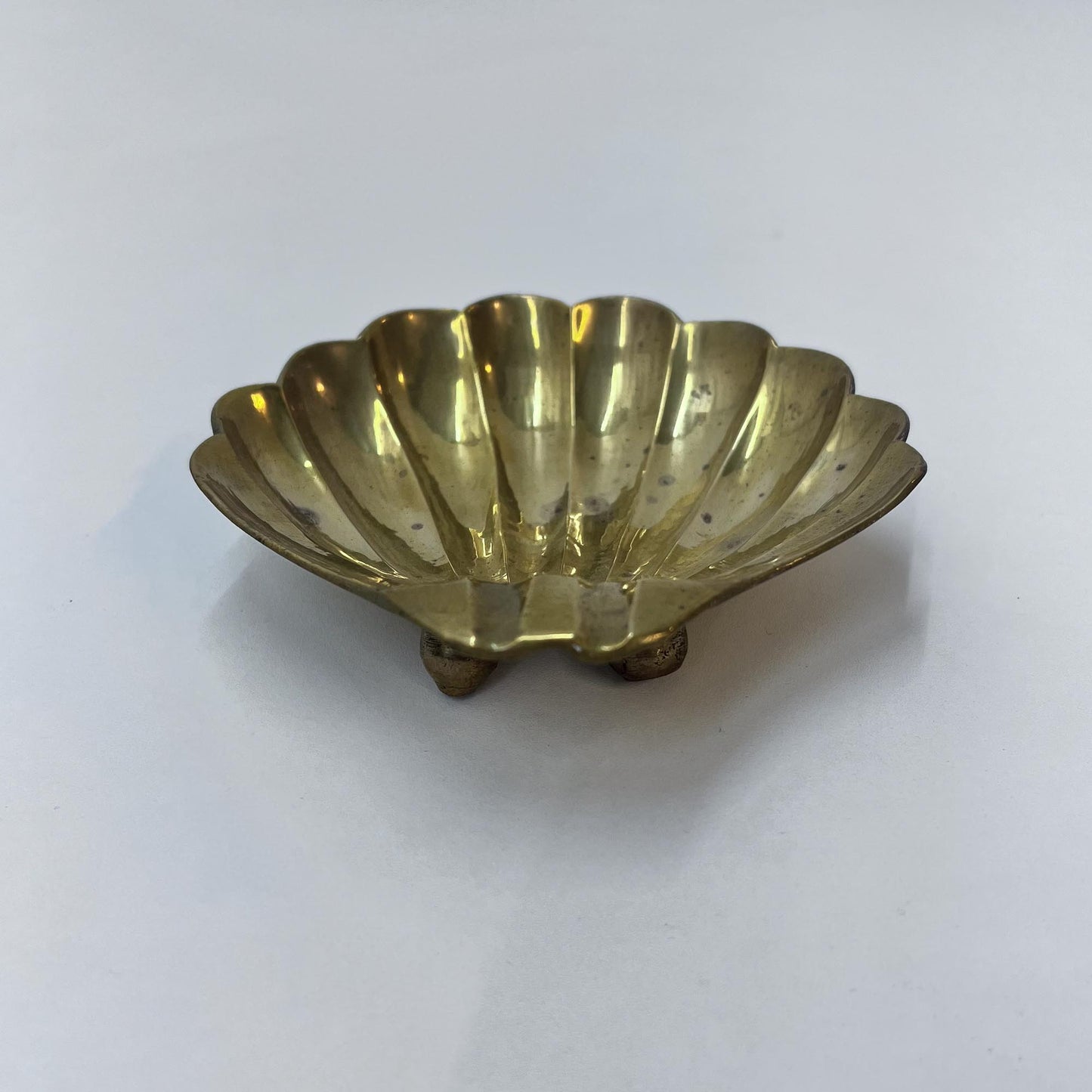 Aschenbecher Muschelform, Messing
