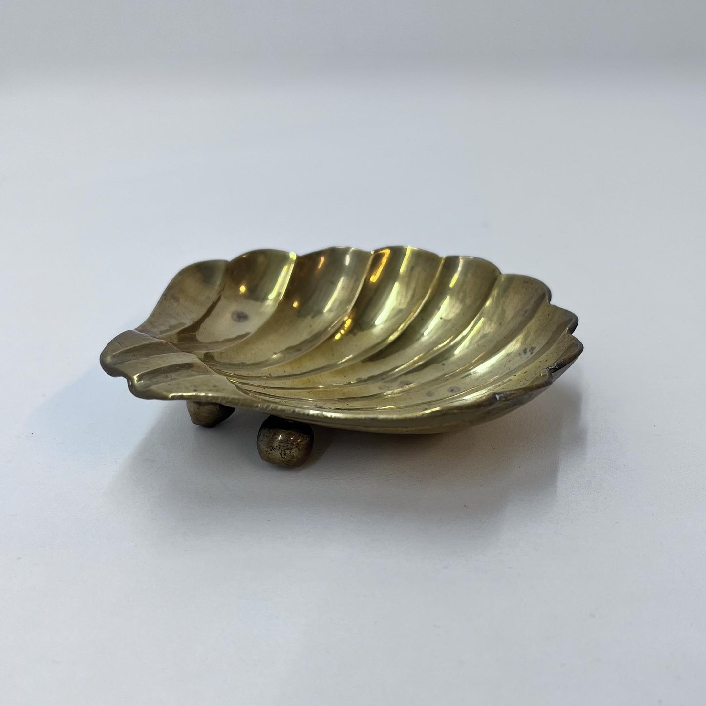 Aschenbecher Muschelform, Messing