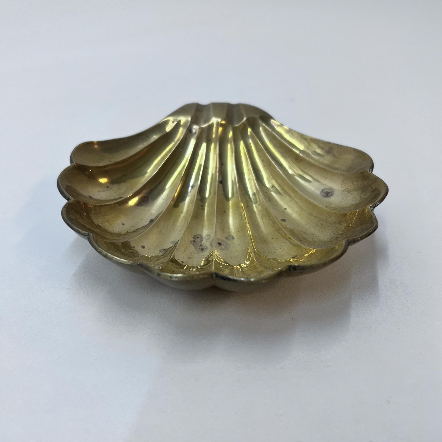 Aschenbecher Muschelform, Messing