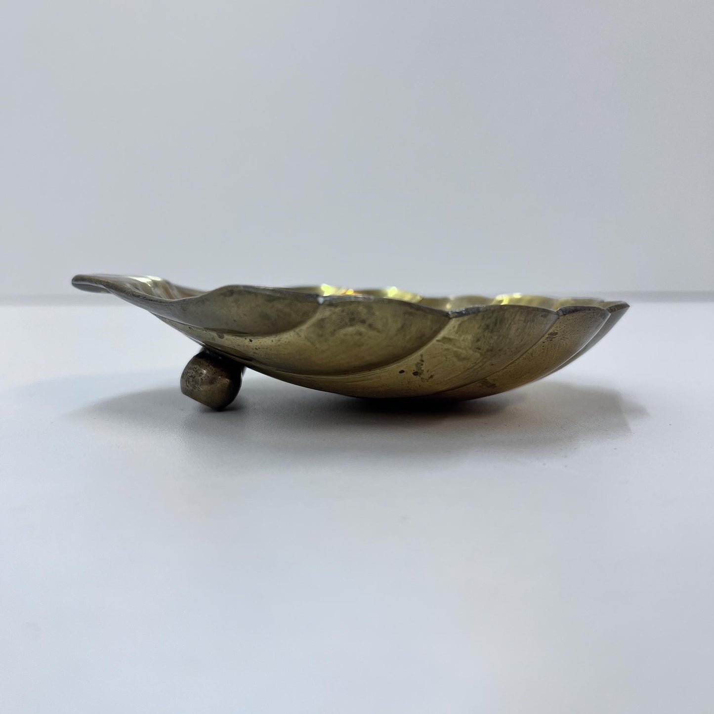 Aschenbecher Muschelform, Messing