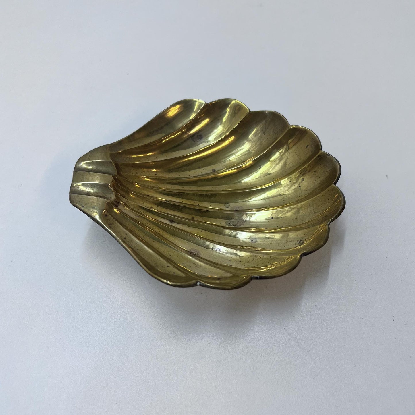 Aschenbecher Muschelform, Messing