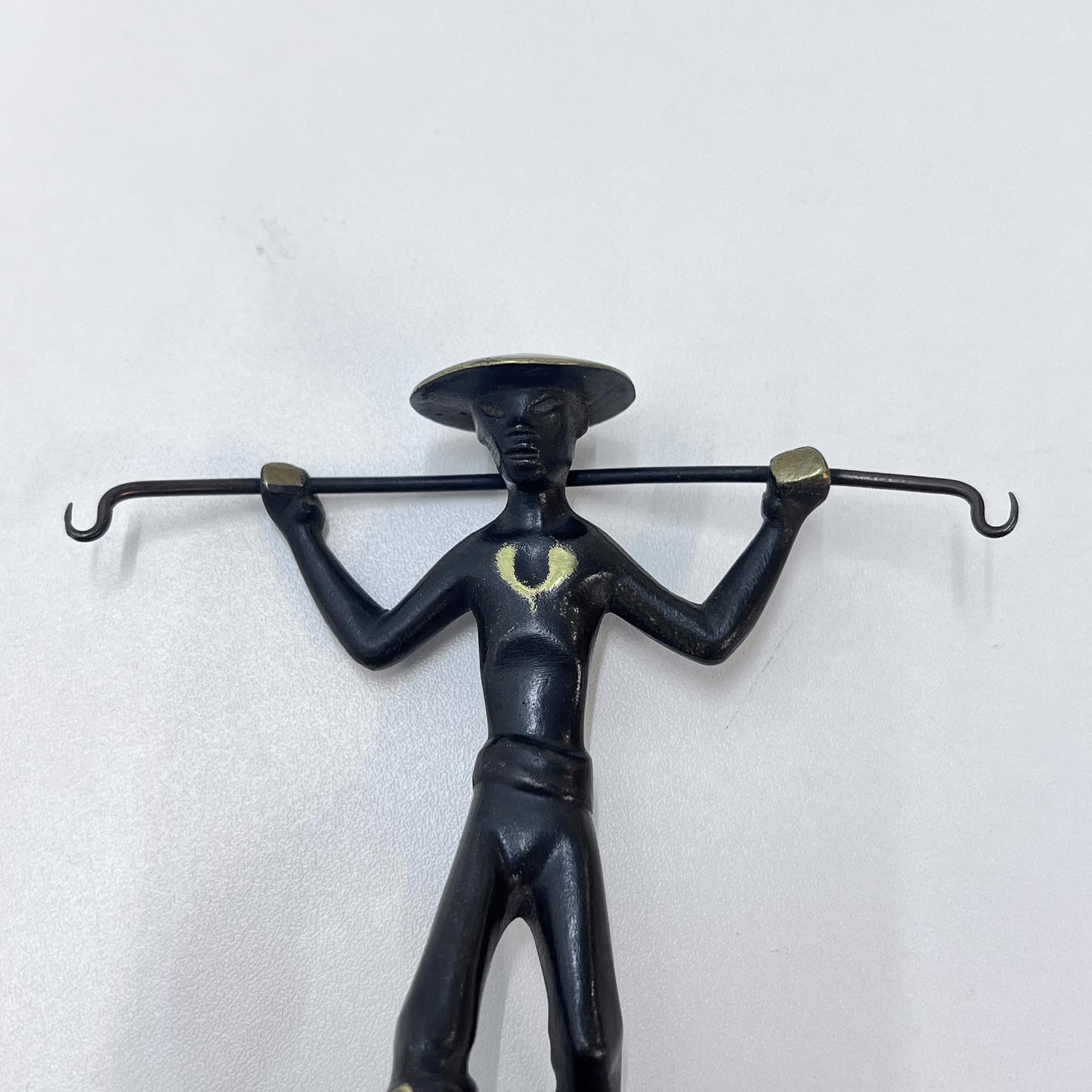 Asiatische Männerfigur