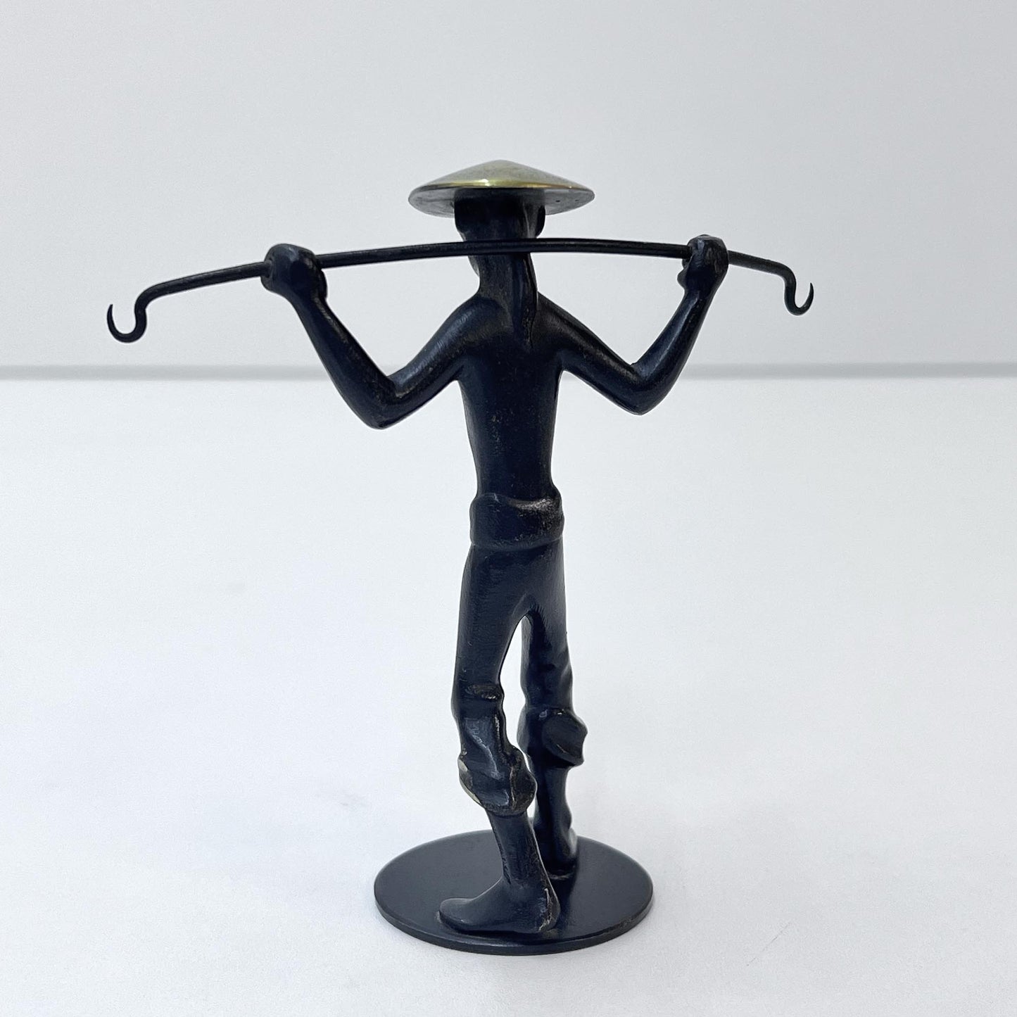 Asiatische Männerfigur