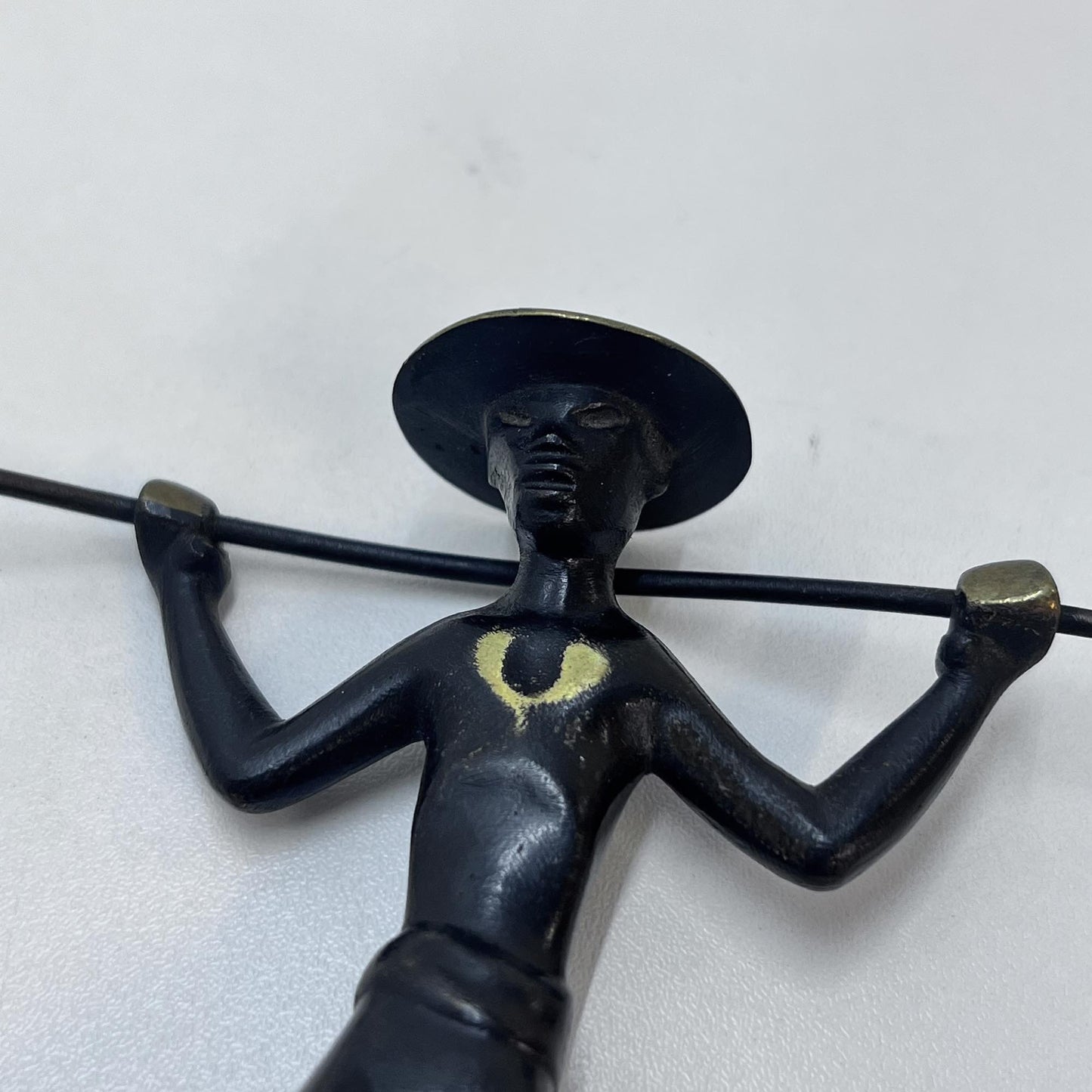 Asiatische Männerfigur