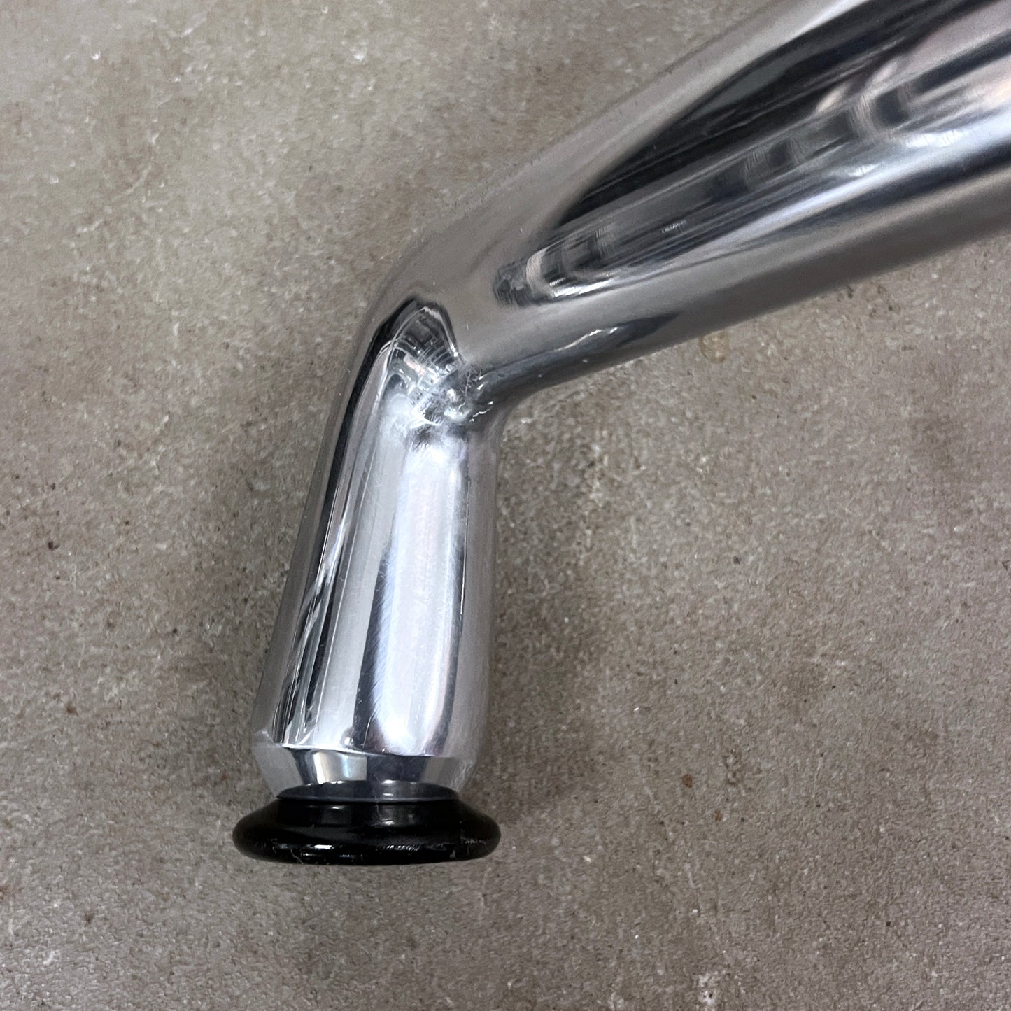 Eames Aluminium Chair Lounge EA 124, Vitra, Leder, Schwarz