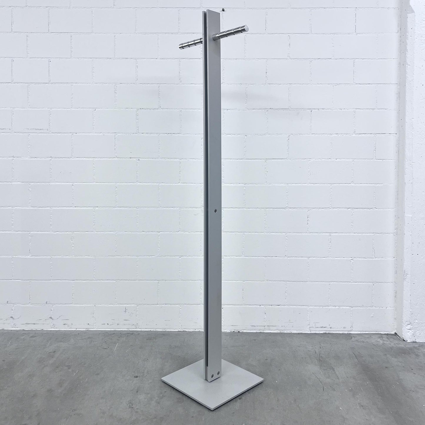 Garderobe, Grau