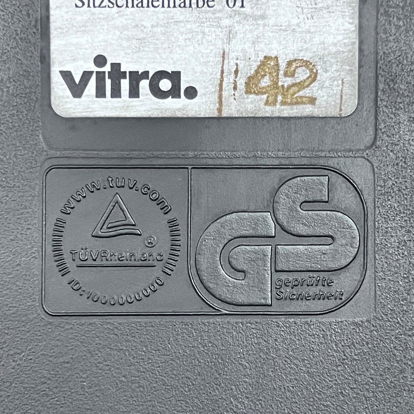 Plastic Chair RE, Schwarz von Vitra, Sitzhöhe 43cm