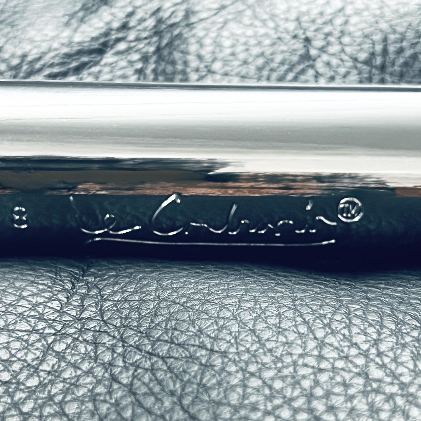 Sofa Le Corbusier LC2, 2-Plätzer, Leder-schwarz