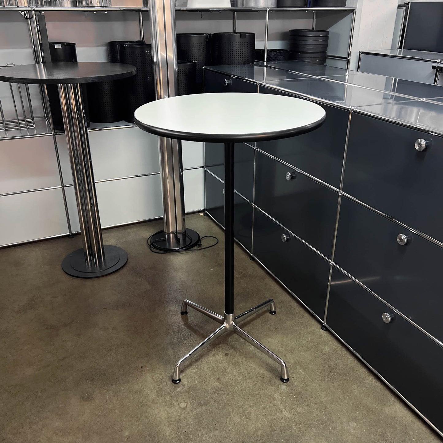 Stehtisch Vitra, Eames, Ø 70, weiss