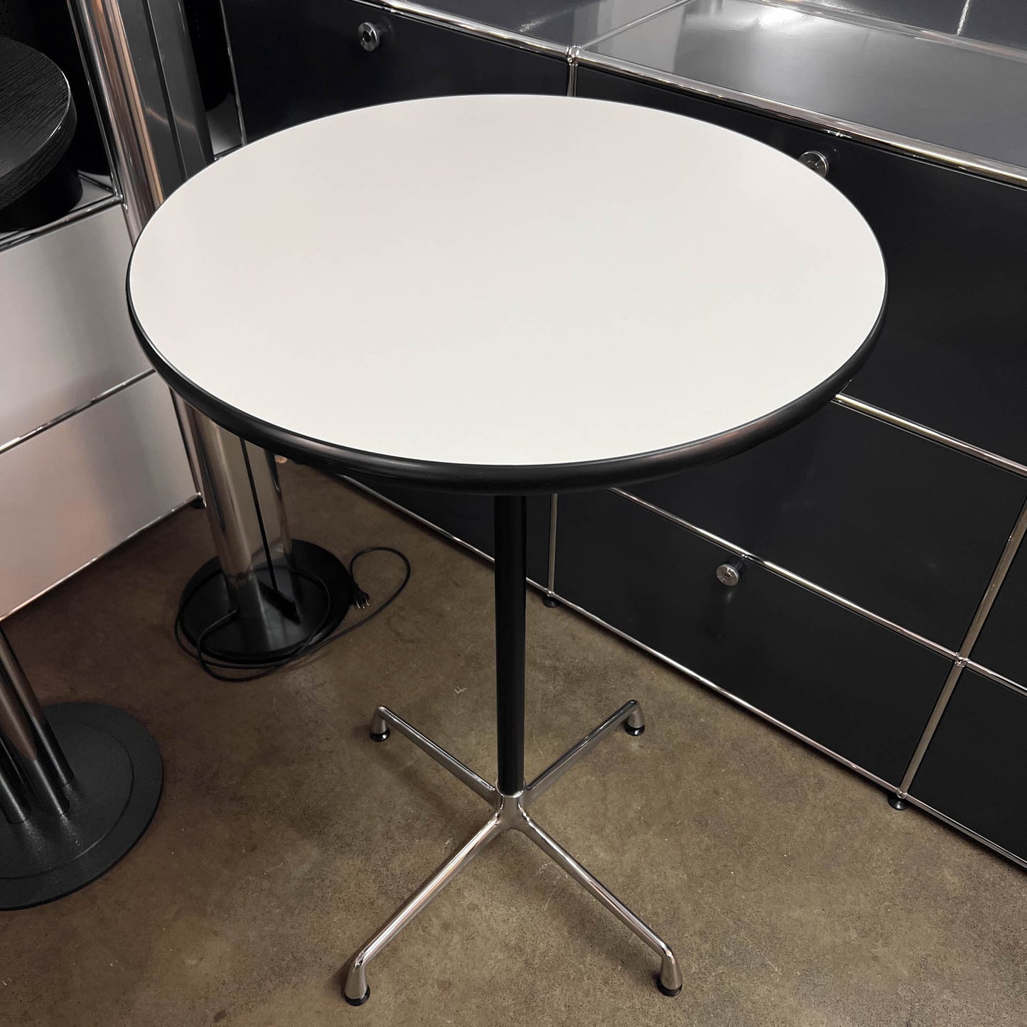 Stehtisch Vitra, Eames, Ø 70, weiss