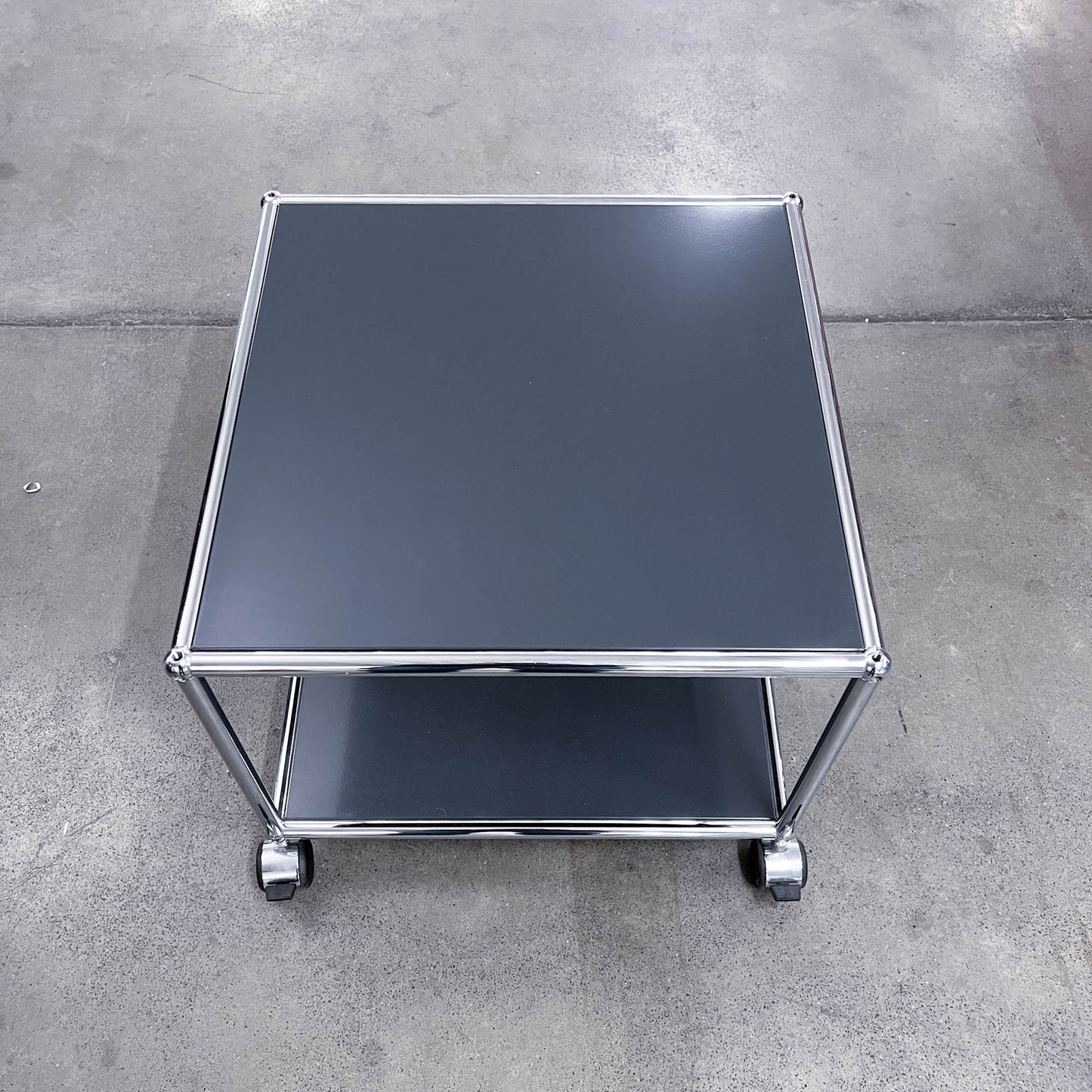 USM Druckertisch auf Rollen, Q2