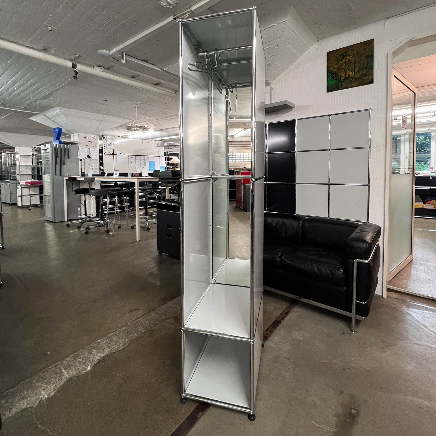 USM Garderobe mit Spiegel, Lichtgrau
