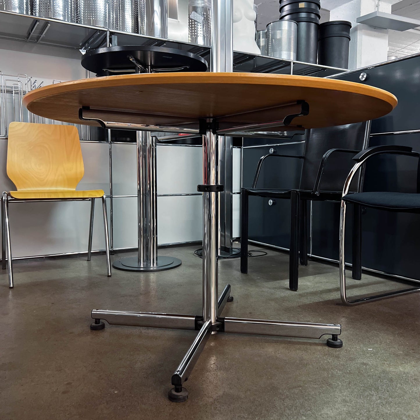USM Kitos Occasion Tisch, rund, 110cm, Buche furniert