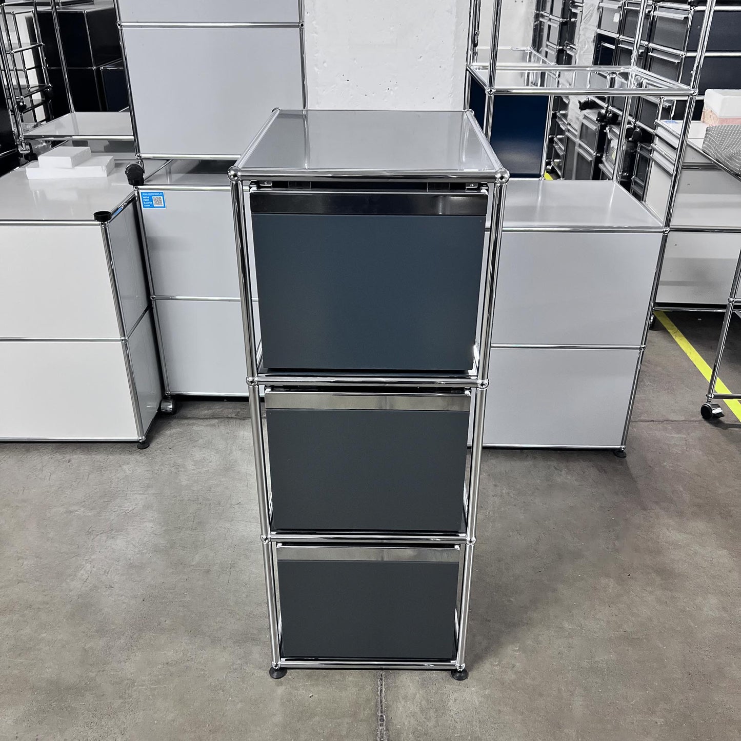 USM Korpus, Anthrazitgrau, 3 x A4 Schublade