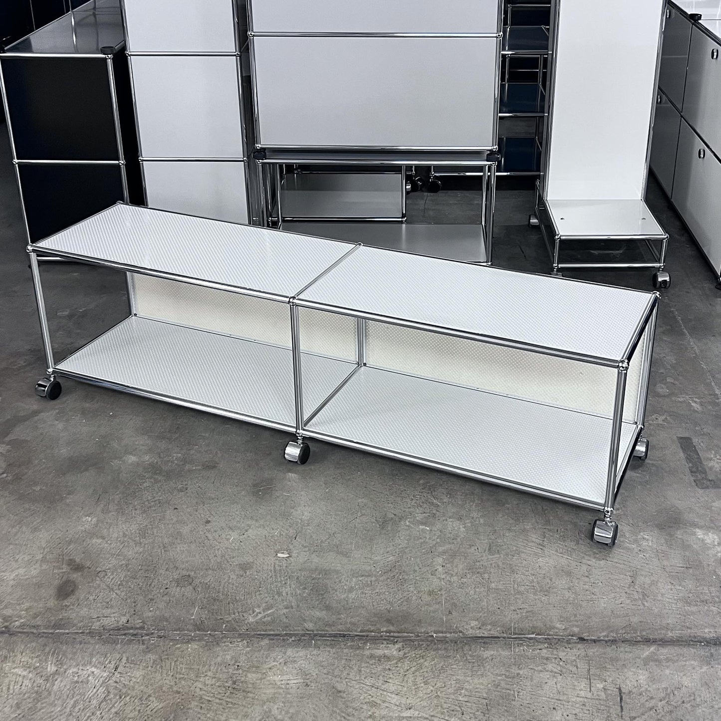 USM Lowboard, TV-Möbel, perforiert