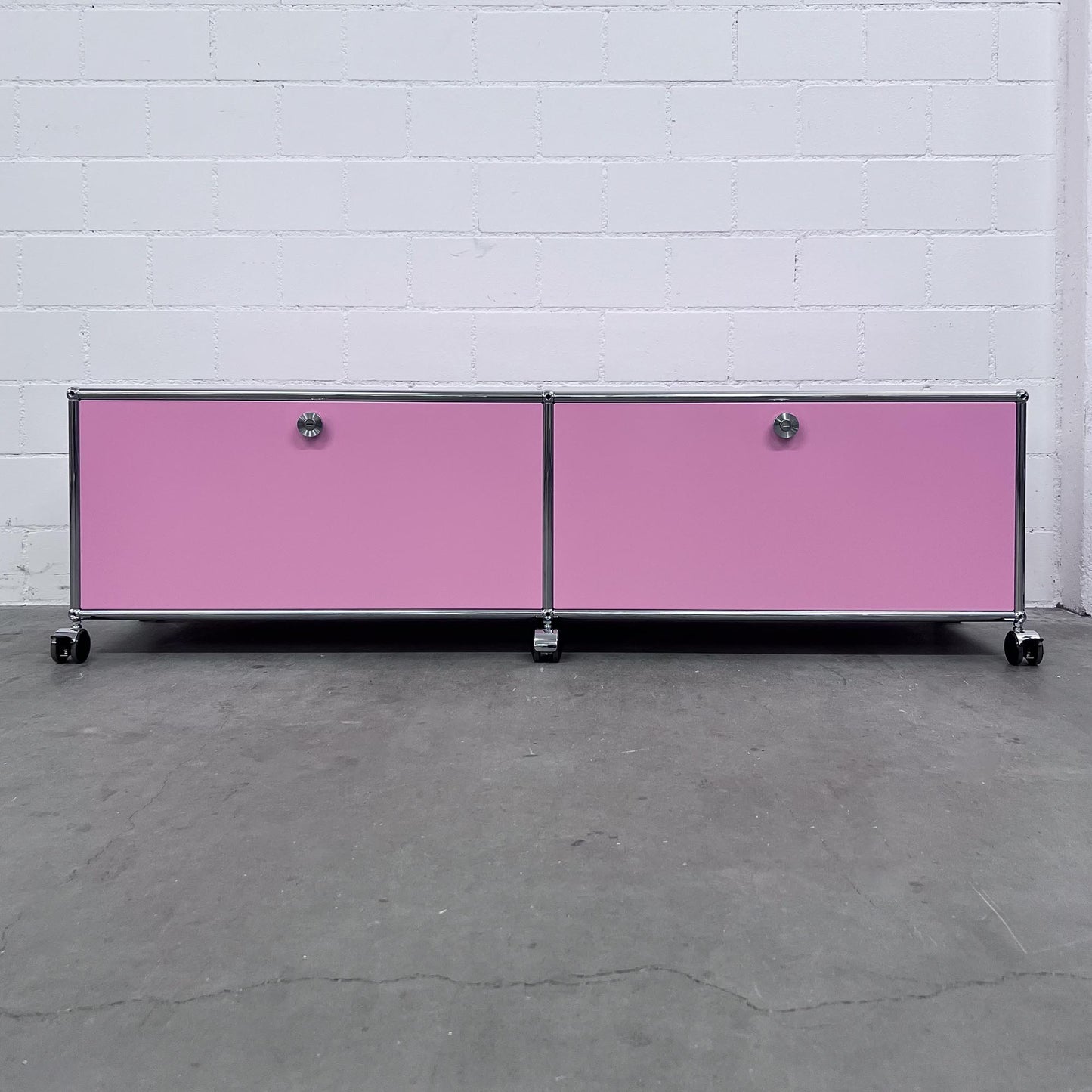USM Lowboard, rosa, Spezialfarbe