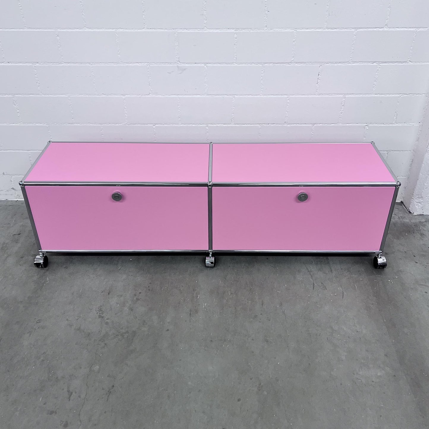 USM Lowboard, rosa, Spezialfarbe