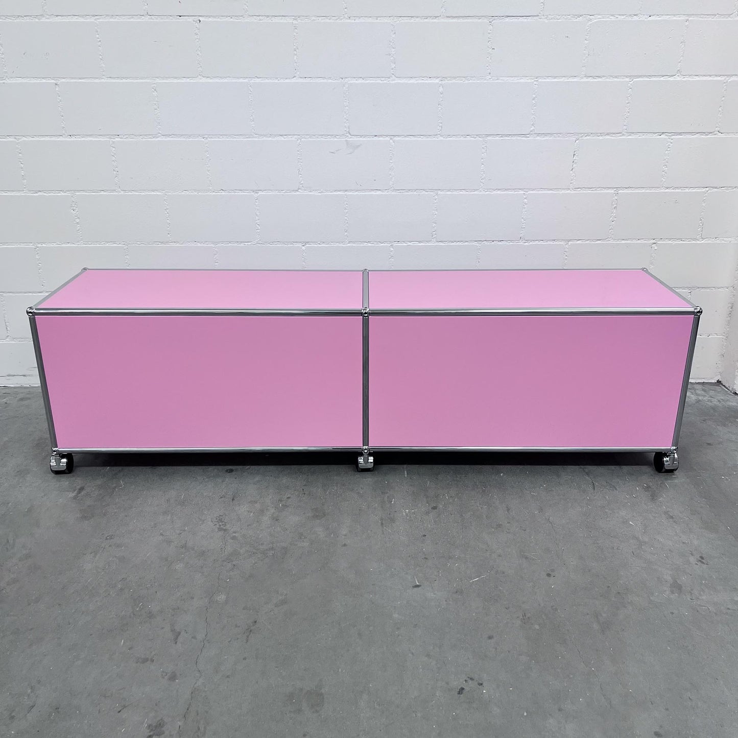 USM Lowboard, rosa, Spezialfarbe