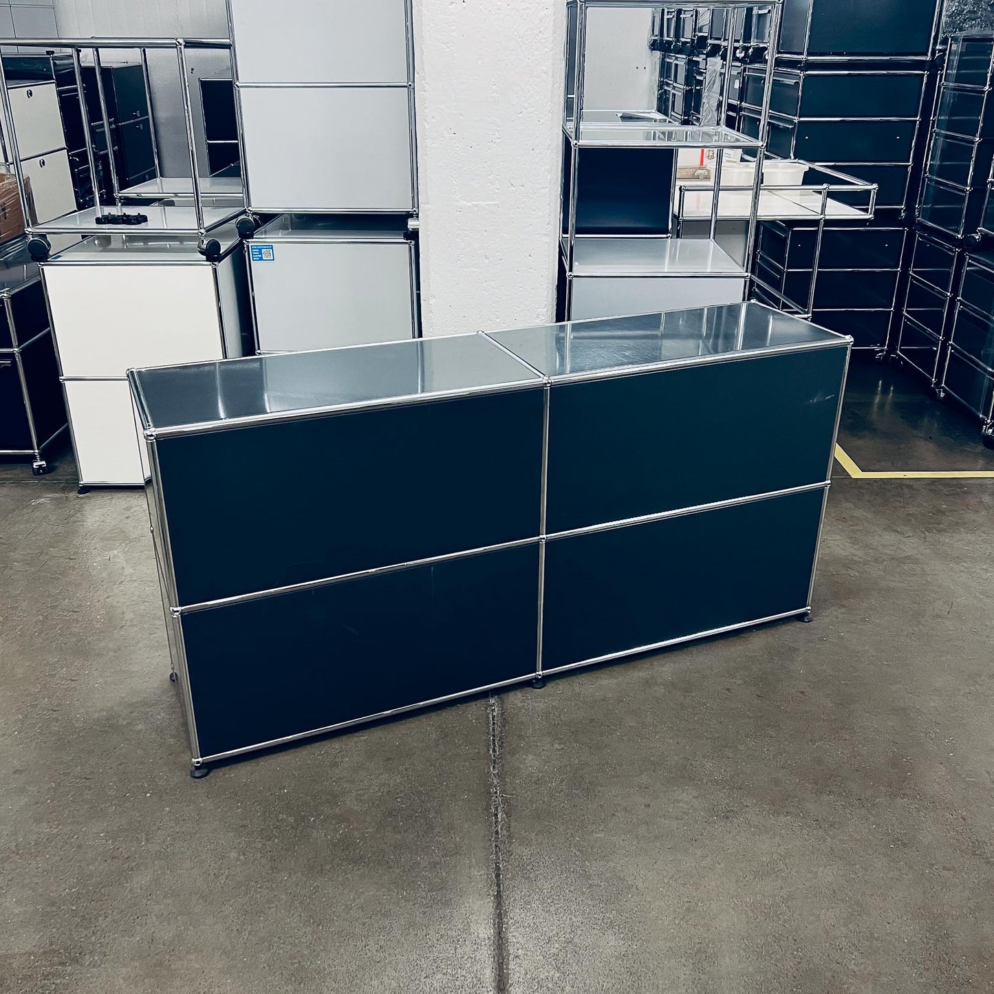 USM Büromöbel, Anthrazitgrau, Ausziehtüren, Postfächer