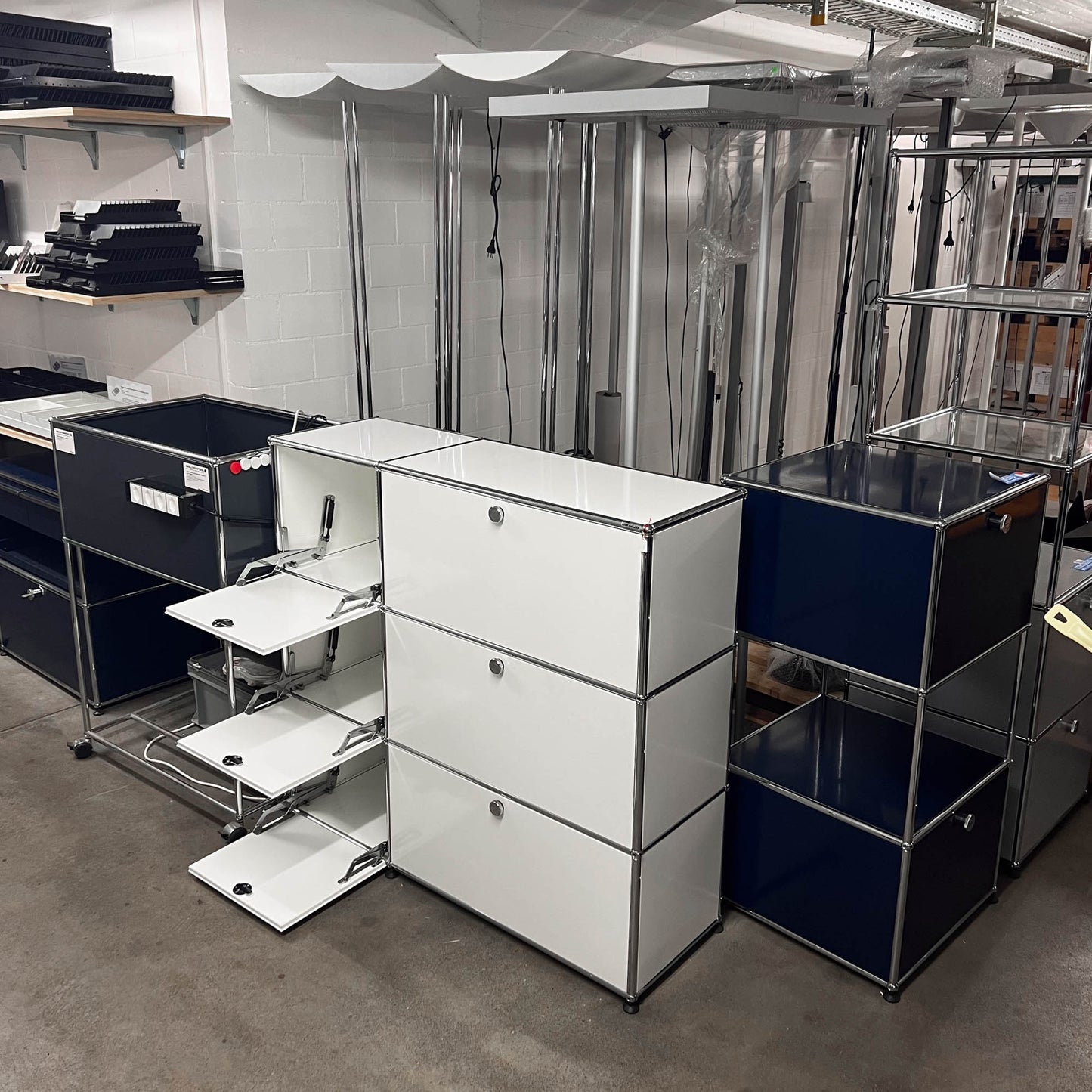 USM Regal, Reinweiss, 6 Klapptüren