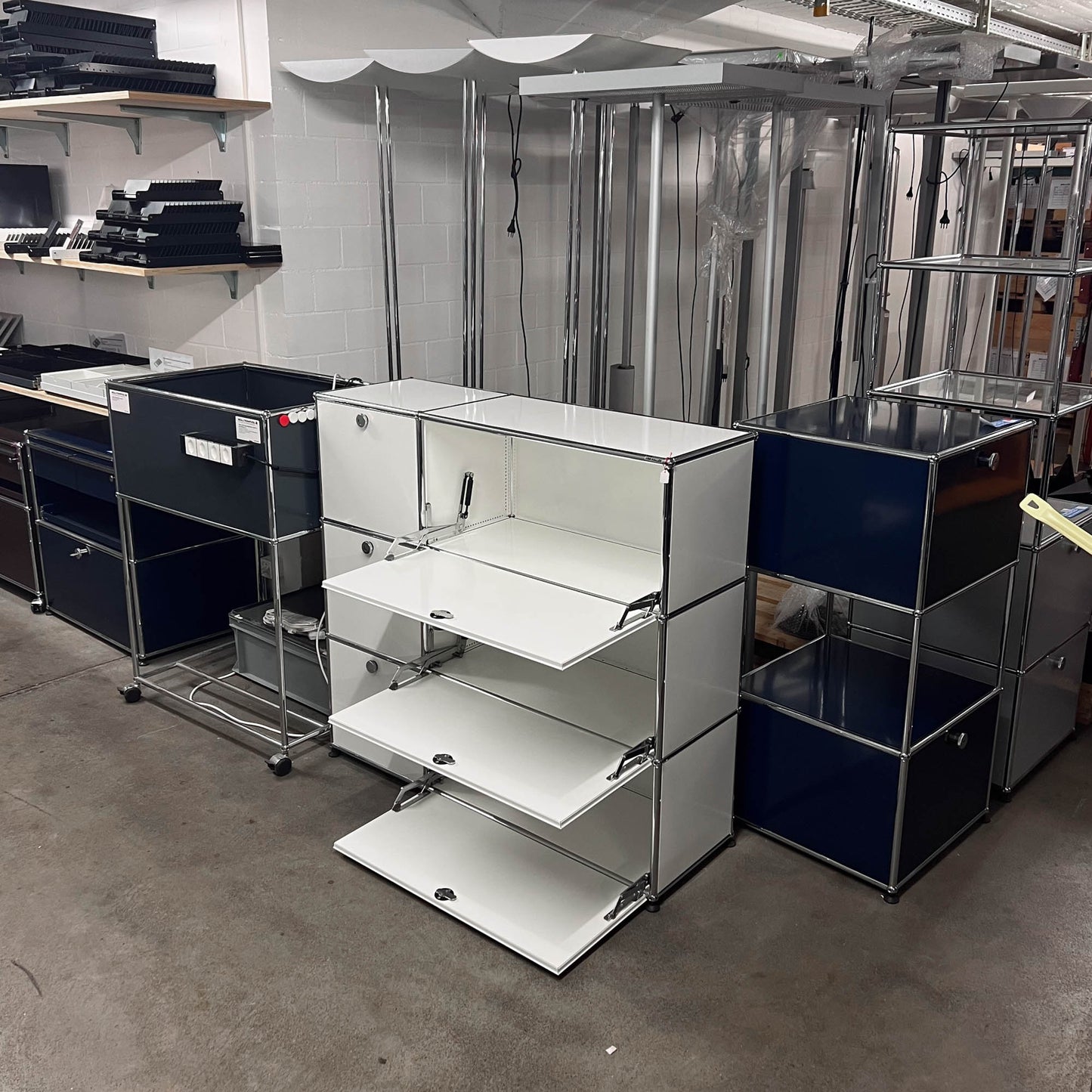 USM Regal, Reinweiss, 6 Klapptüren