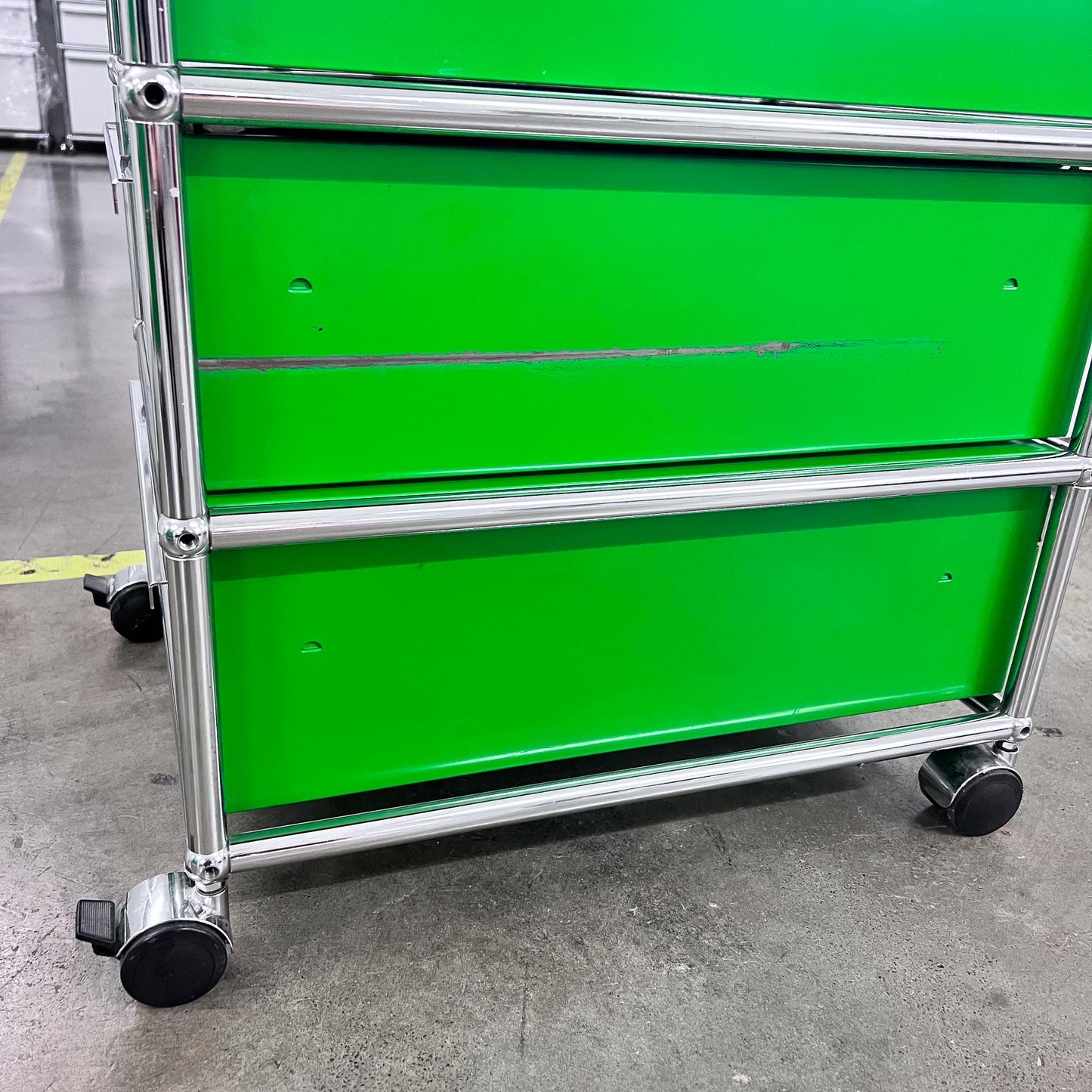 USM Rollkorpus, Grün, 3 A6 Schubladen, Q2