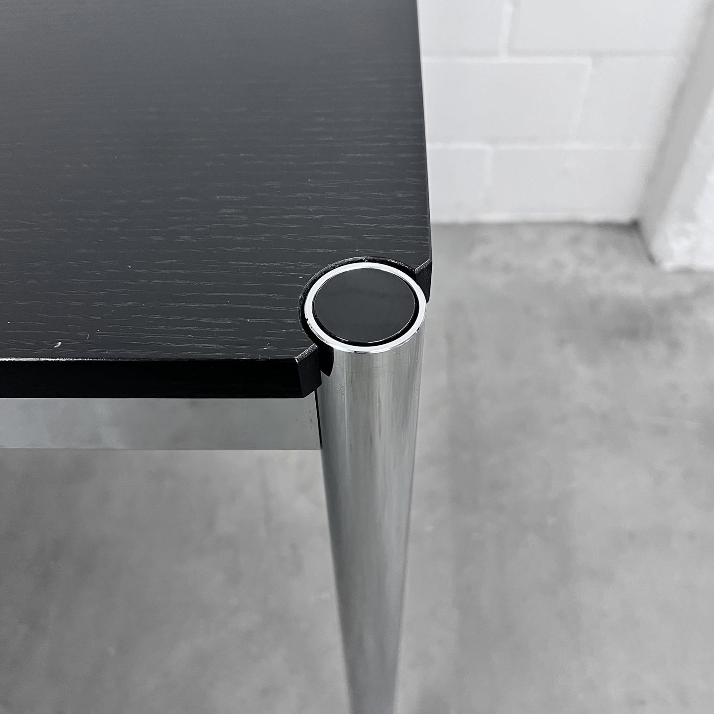 USM Tisch, Eiche Schwarz furniert, 125x75cm, Q3