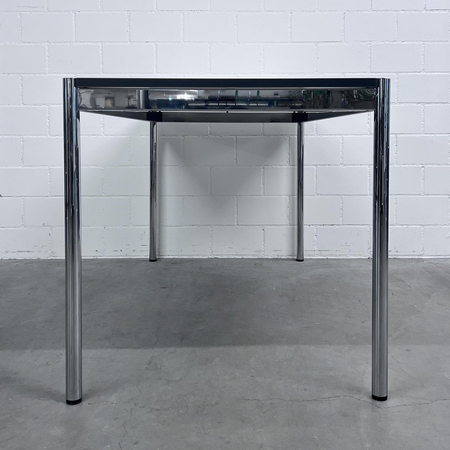 USM Tisch, Kunstharz Perlgrau, 150x75cm, Q3