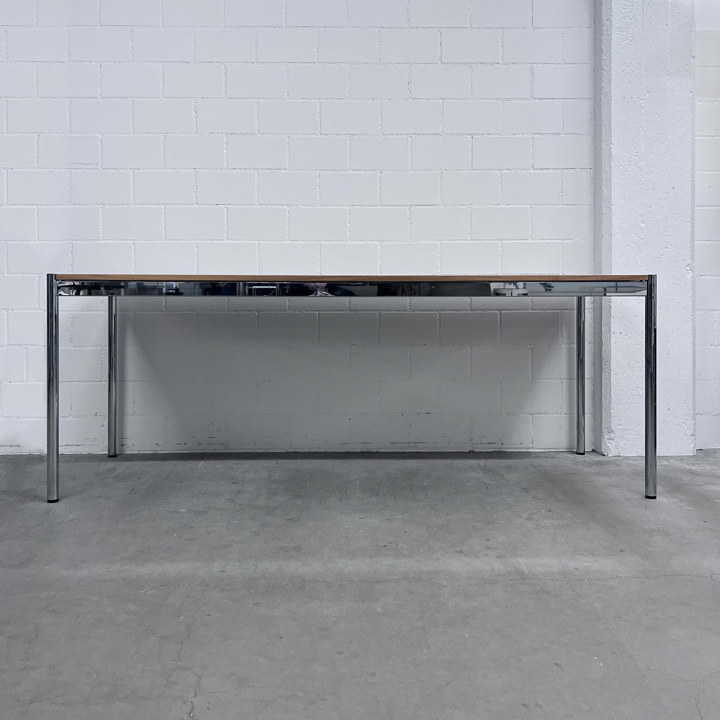 USM Tisch, Nussbaum furniert, 200x75cm, Q2