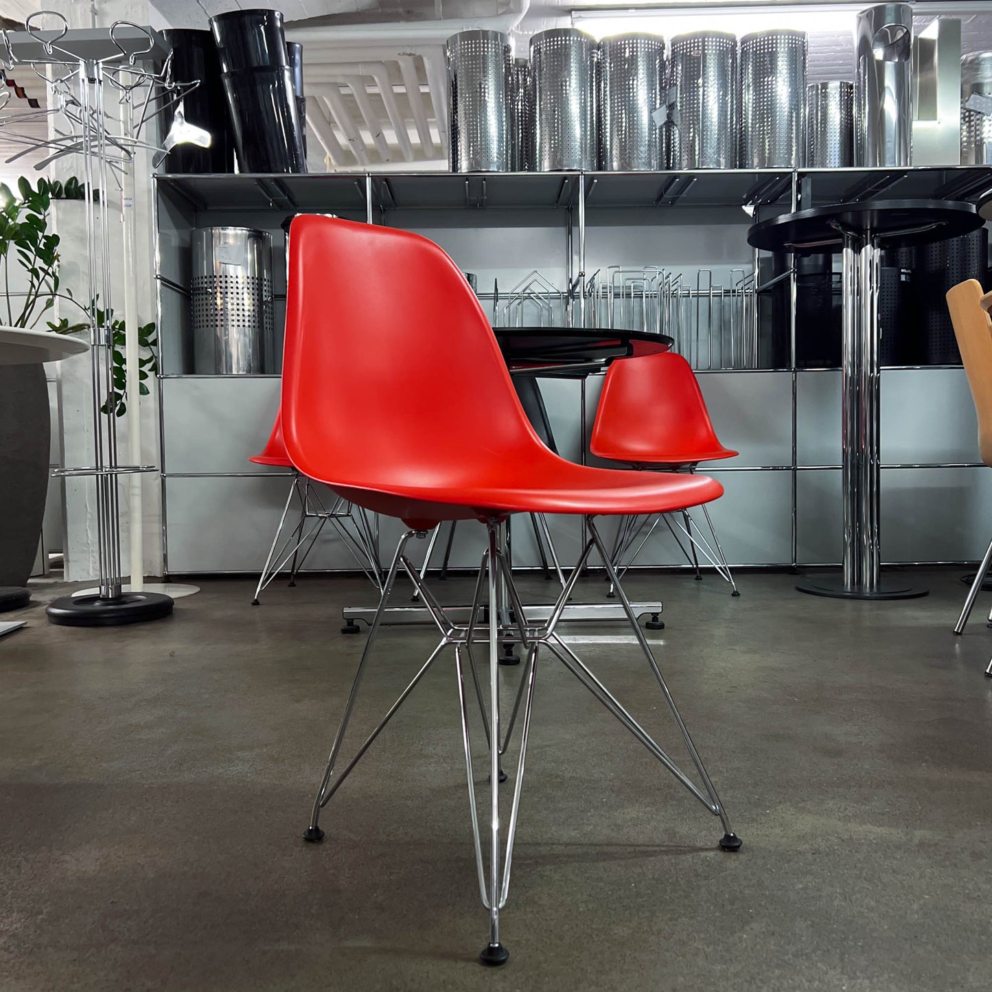 Vitra Besucherstuhl, Eames- Plastic Side Chair, SAR, rot