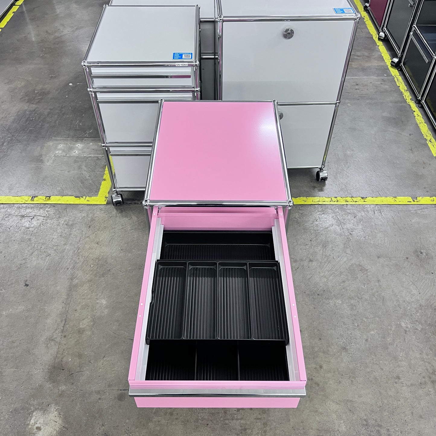 USM Rollkorpus, Rosa, 3 A6 Schubladen, Q1