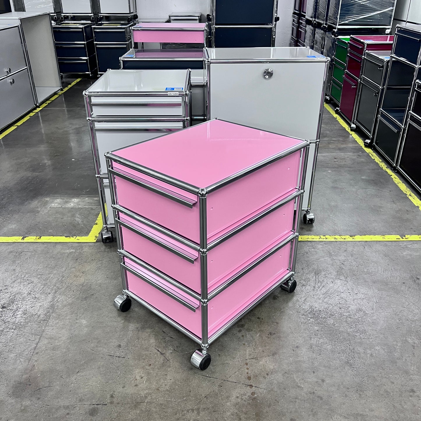 USM Rollkorpus, Rosa, 3 A6 Schubladen, Q1