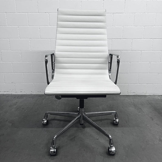 Aluminium Chair EA 119 Work, Vitra, Leder Snow White