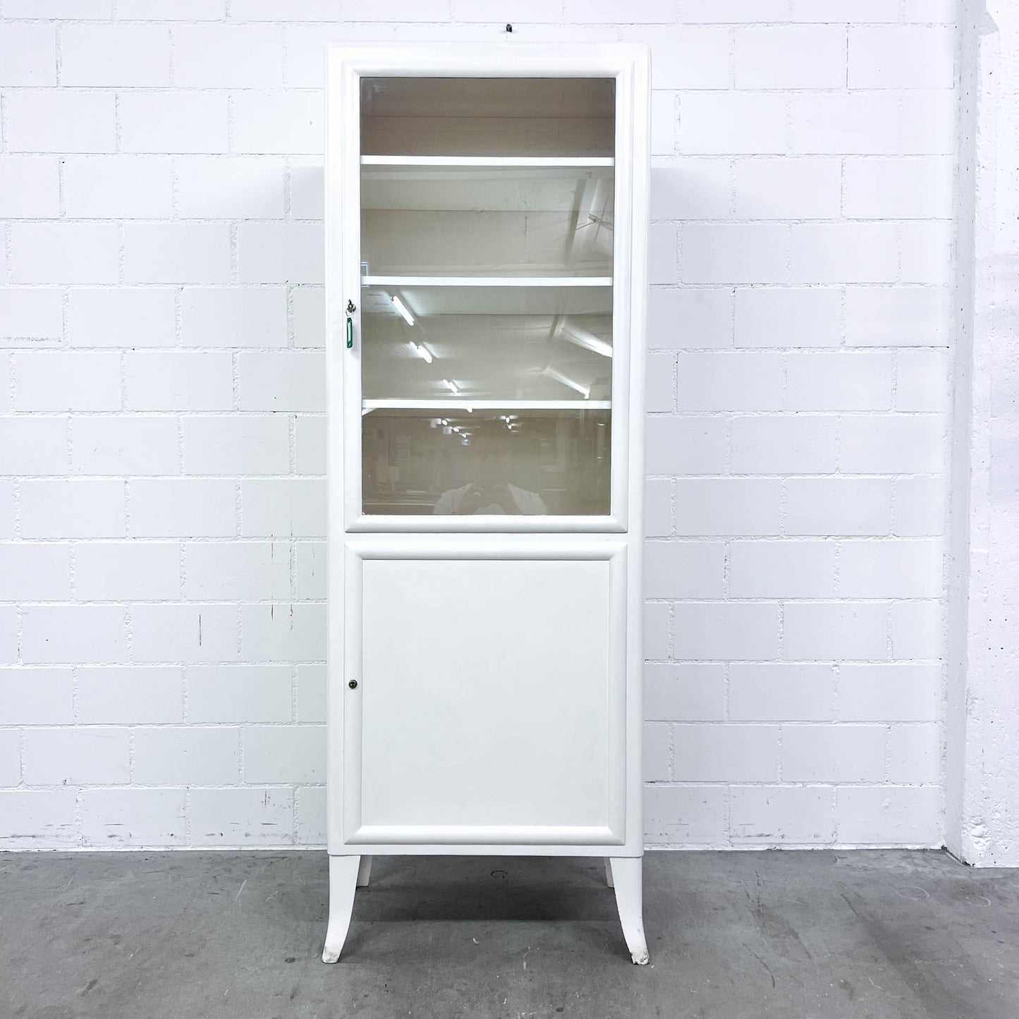 Arzt-Vitrine, weiss