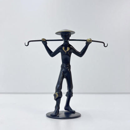Asiatische Männerfigur