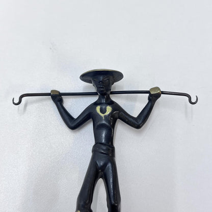 Asiatische Männerfigur