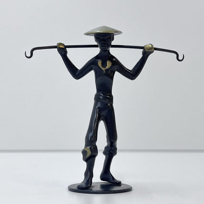 Asiatische Männerfigur