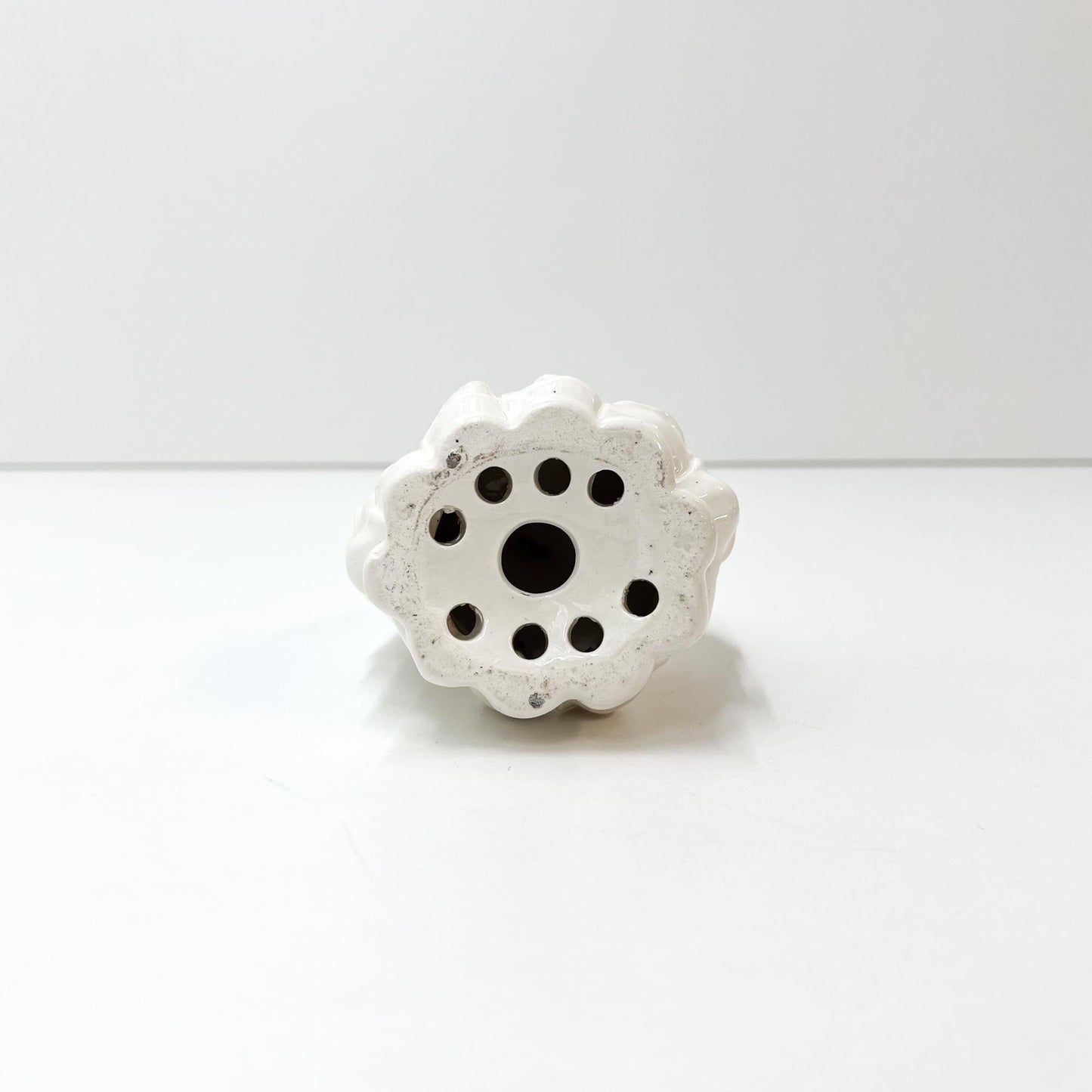 Blumensteckfigur, weiss