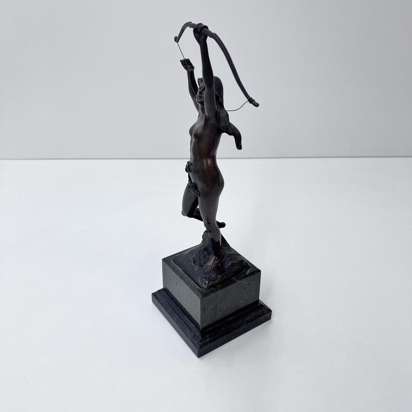 Bronzefigur Diana, Göttin der Jagd, Art Déco