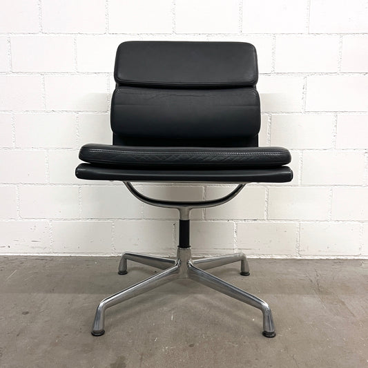 Eames Soft Pad Chair EA 205, Vitra, Leder, Schwarz