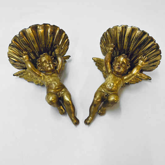 Zwei Engel mit Muscheln, Wanddekoration