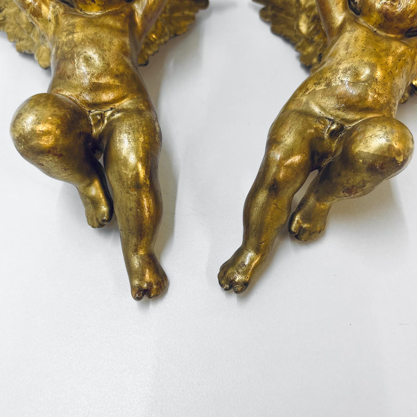 Zwei Engel mit Muscheln, Wanddekoration