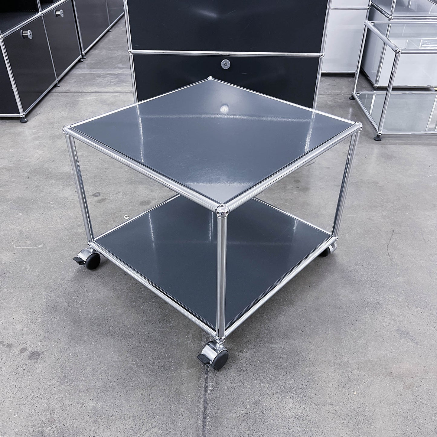 USM Druckertisch auf Rollen, Q2