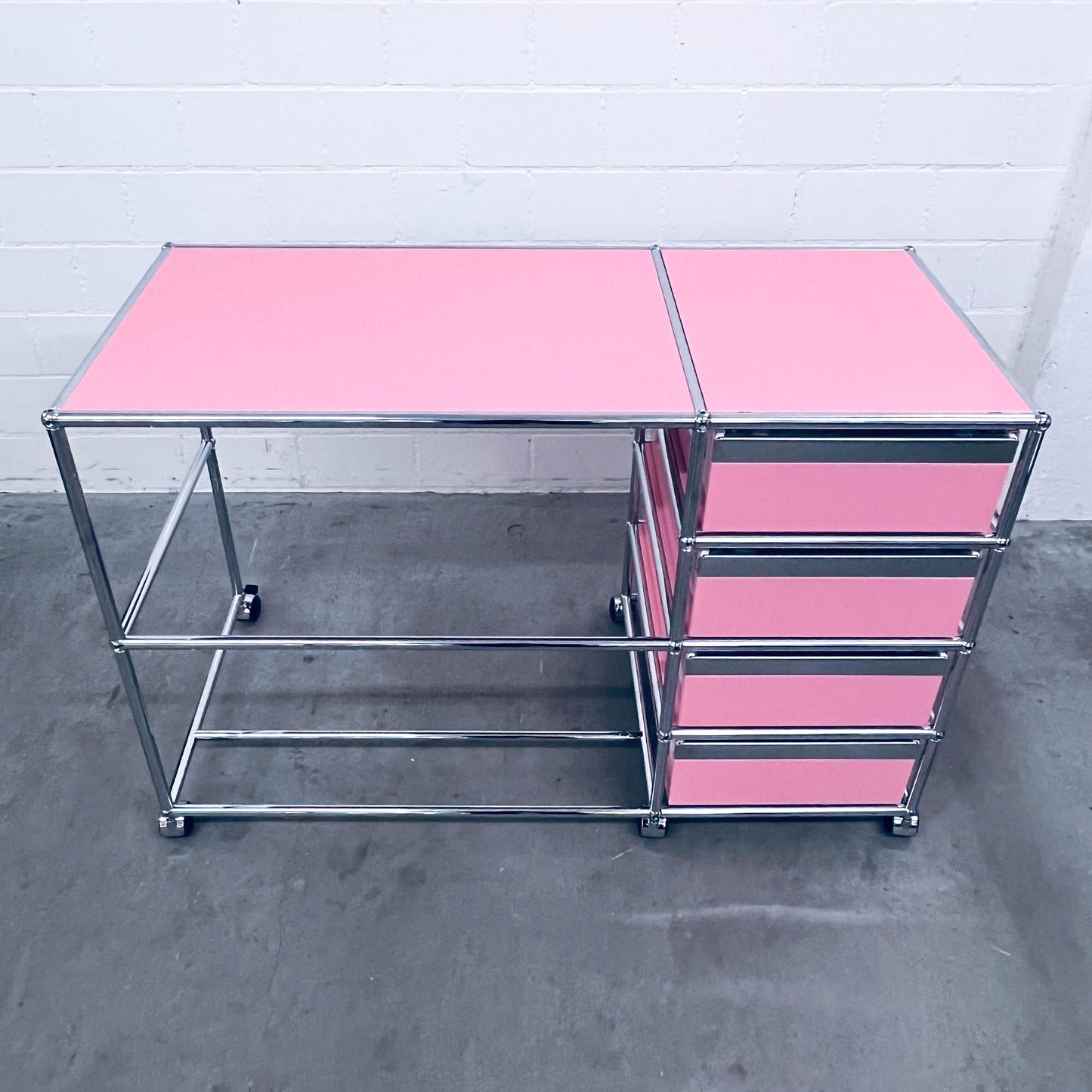 USM Home-Office-Pult, rosa, 4 A6 Schubladen