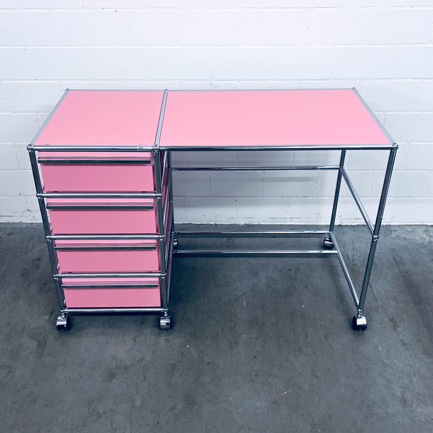 USM Home-Office-Pult, rosa, 4 A6 Schubladen