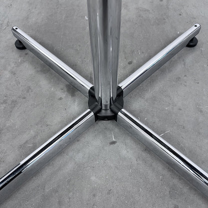 USM Kitos Tisch, rund, 90cm, Eiche schwarz, Q2