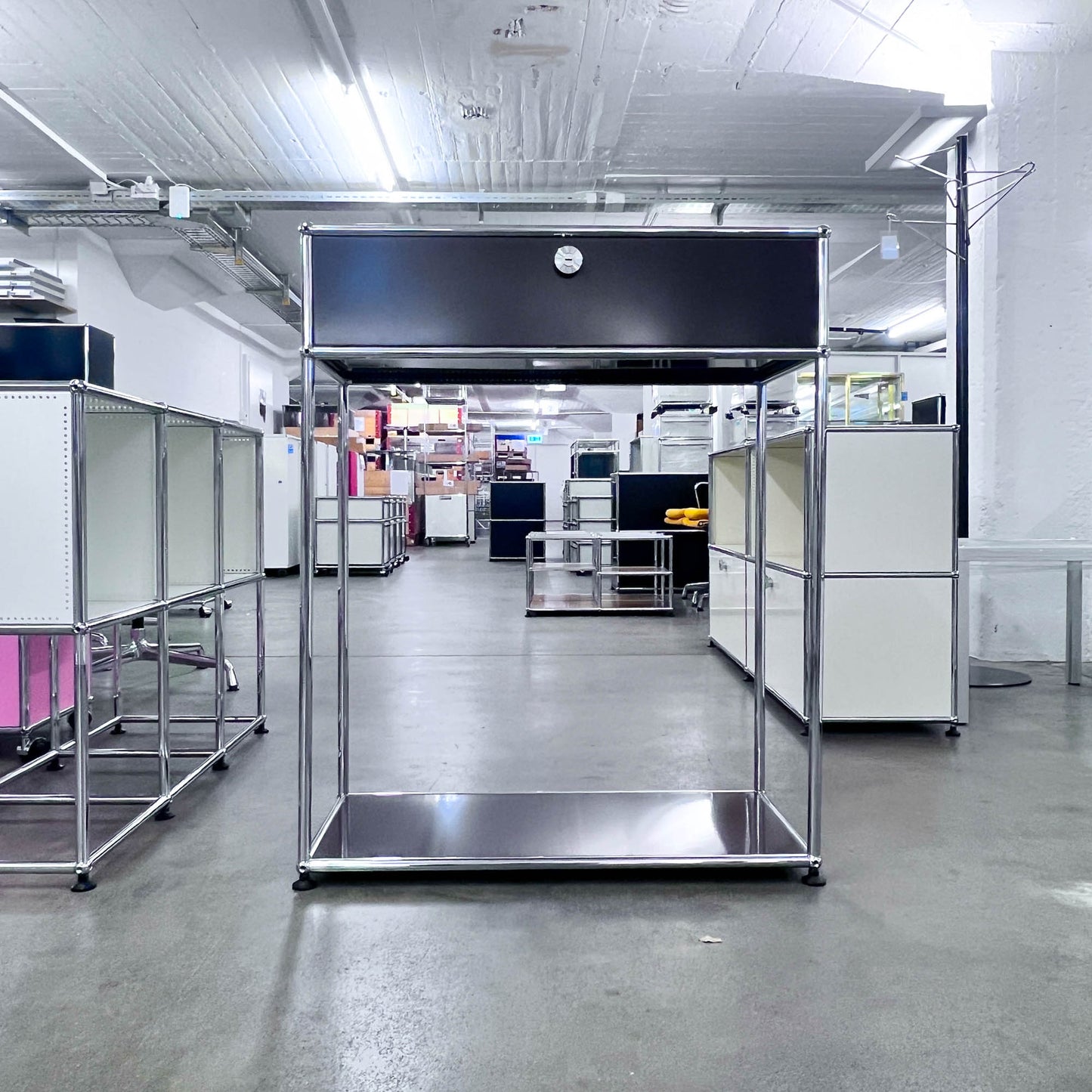 USM Konsole, Braun, Q1