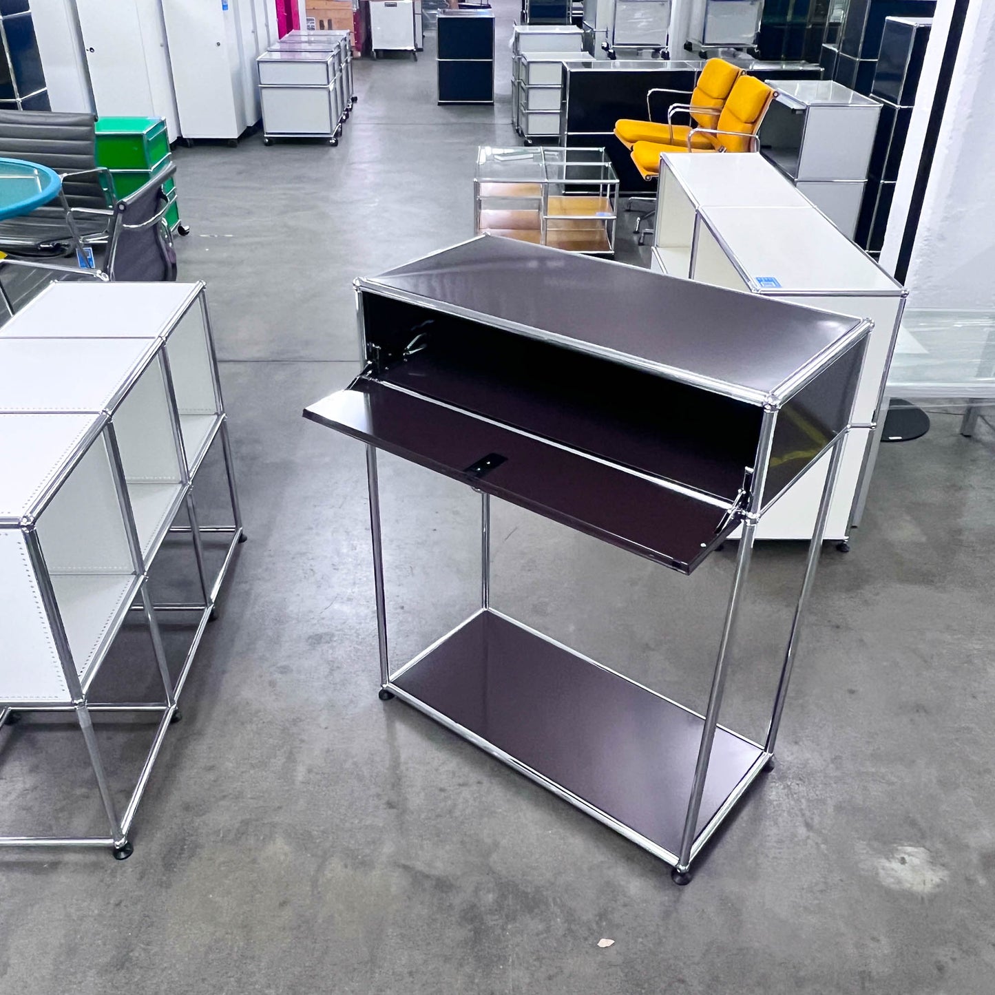 USM Konsole, Braun, Q1