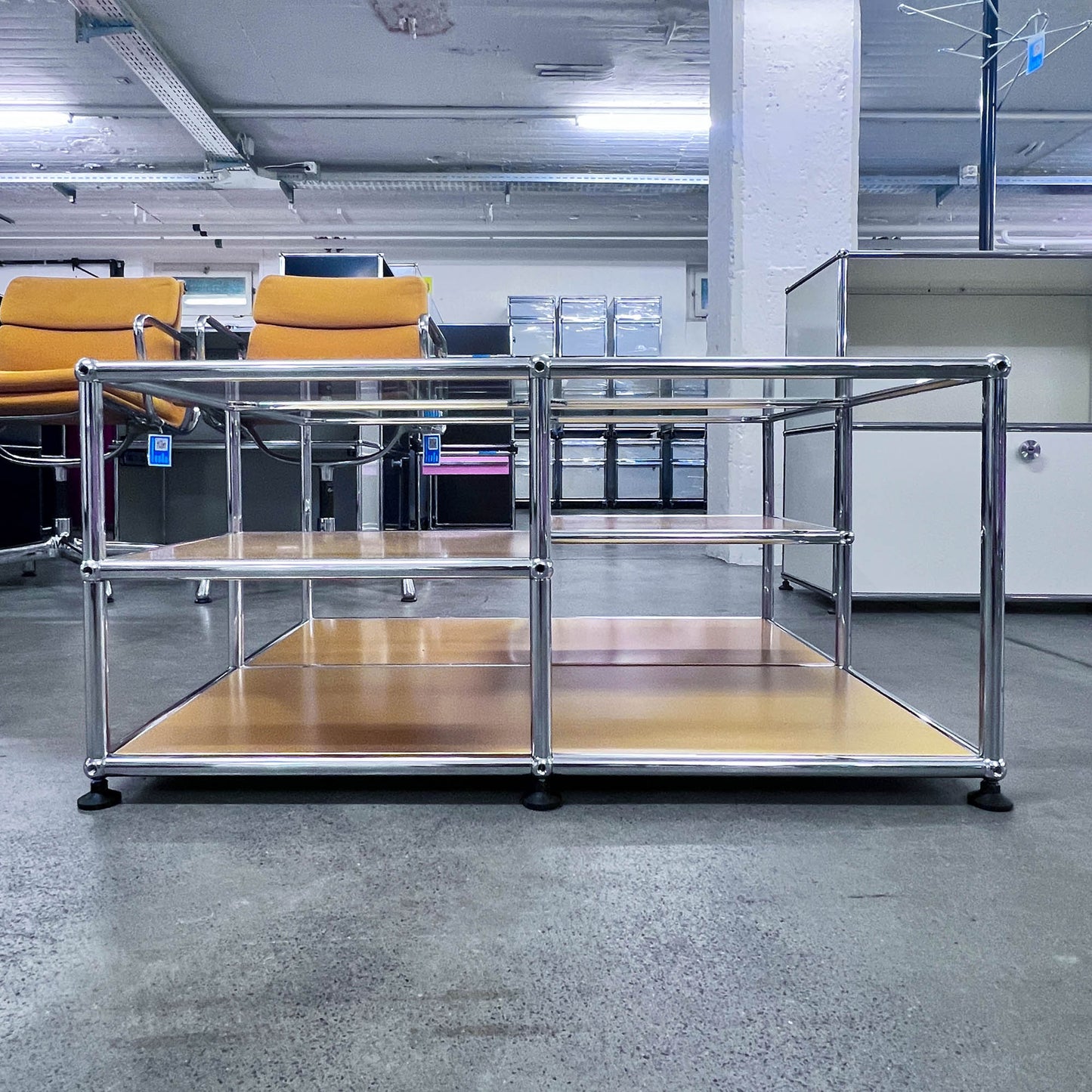 USM Loungetisch, goldfarbig, neuwertig