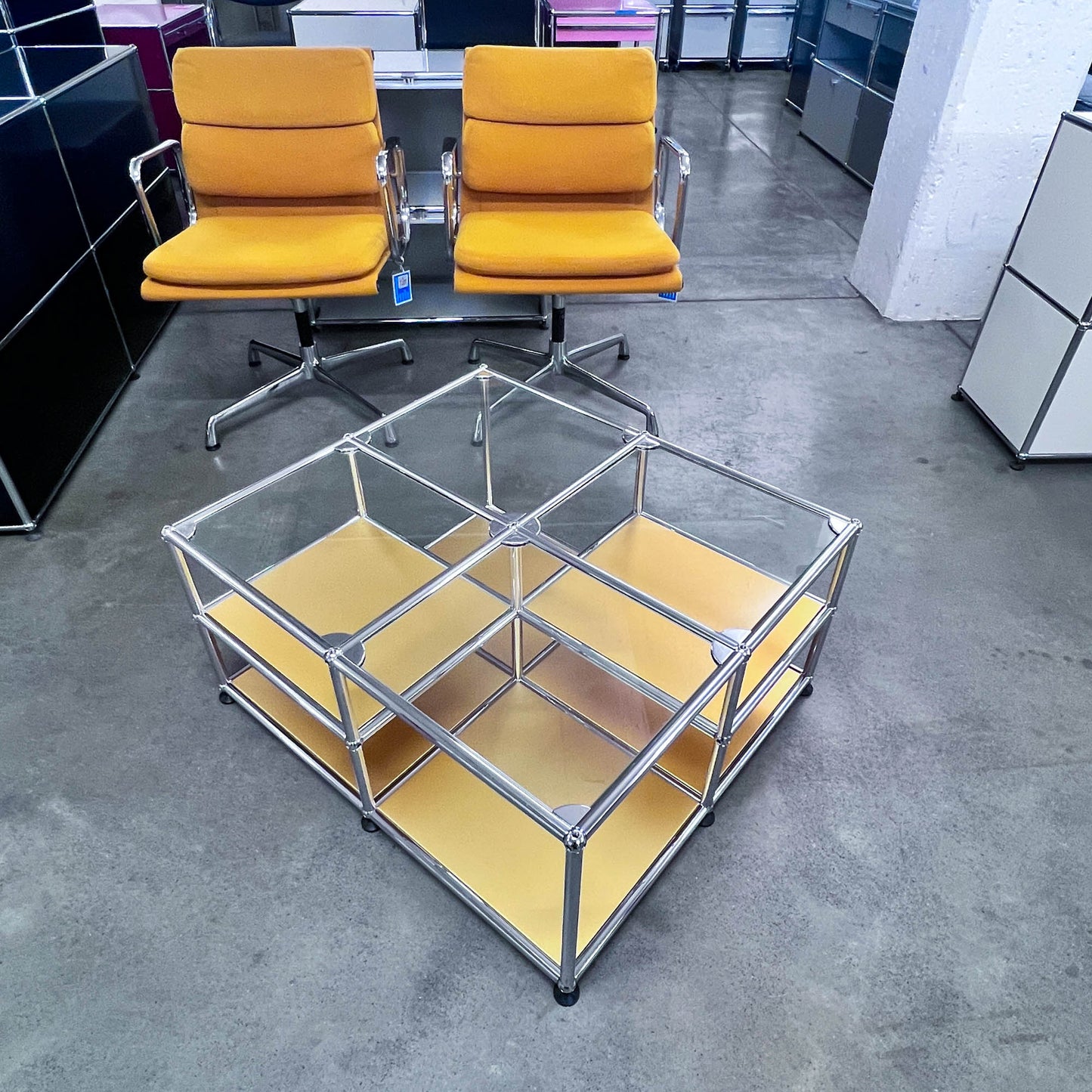 USM Loungetisch, goldfarbig, neuwertig